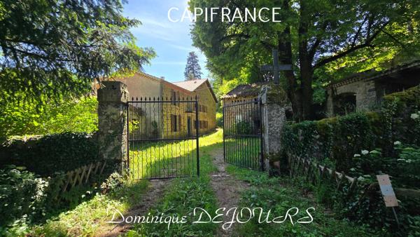 Grande maison bourgeoise de 400m² habitable et son parc de 8000m²au bord de la rivière