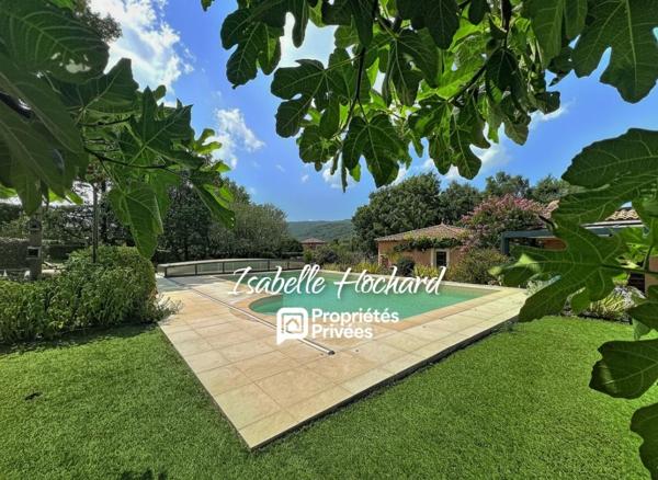 Maison familiale avec appartement T2 indépendant, piscine et grand terrain  Quartier calme à Garéoult