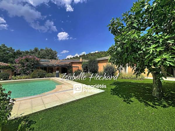 Maison familiale avec appartement T2 indépendant, piscine et grand terrain  Quartier calme à Garéoult