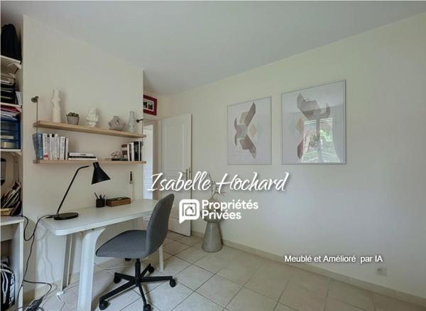Maison familiale avec appartement T2 indépendant, piscine et grand terrain  Quartier calme à Garéoult