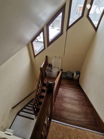 PLELAN LE GRAND - Immeuble de 3 appartements en centre ville.