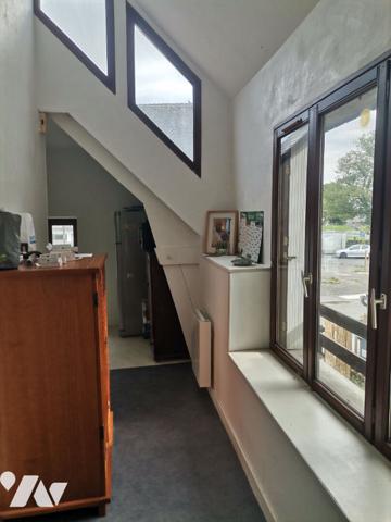 PLELAN LE GRAND - Immeuble de 3 appartements en centre ville.