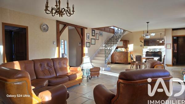 Maison à vendre 8 pièces 221 m² Saint-Amand-Montrond