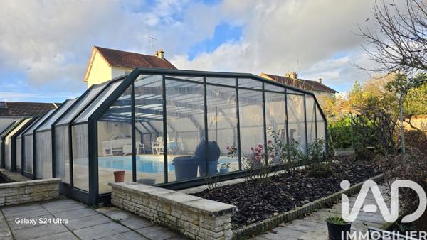 Maison à vendre 8 pièces 221 m² Saint-Amand-Montrond