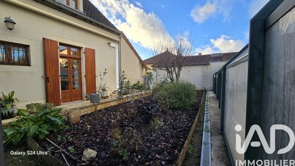 Maison à vendre 8 pièces 221 m² Saint-Amand-Montrond