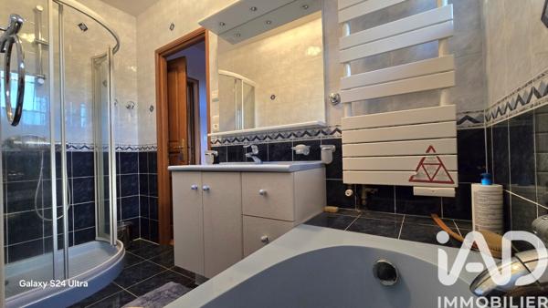 Maison à vendre 8 pièces 221 m² Saint-Amand-Montrond