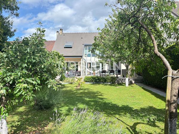 Nestenn Igny : Belle maison familiale lumineuse, louée vide ou meublée, 4 chambres à Gommonvilliers proche Place de la Ferme, commerces, école Jules Ferry et collège Emile Zola, transports (bus et ligne V), Plateau de Saclay et Vélizy.