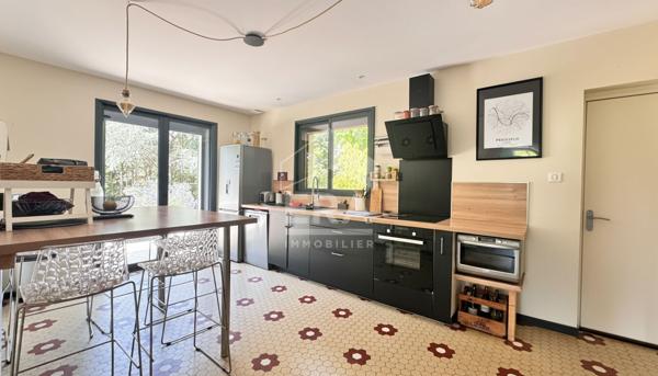 A vendre aux portes de Périgueux, dans un environnement campagne, maison de type 6