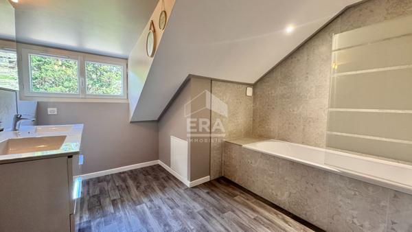 A vendre aux portes de Périgueux, dans un environnement campagne, maison de type 6