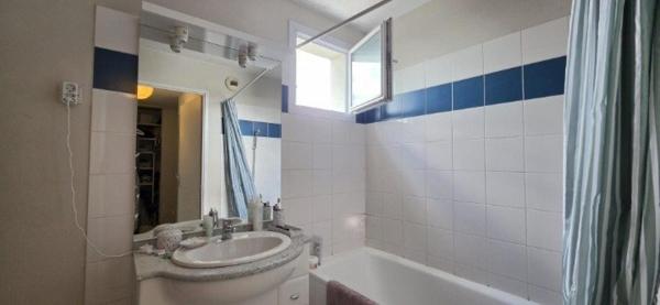 T3 avec climatisation, piscine et parking sécurisé
