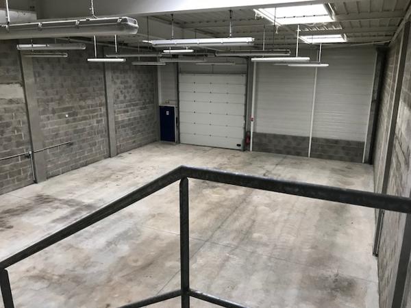 A LOUER Très Beau Local d'activité 350 m2 - Nord de NANTES