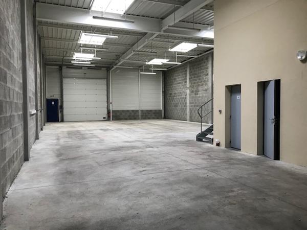 A LOUER Très Beau Local d'activité 350 m2 - Nord de NANTES