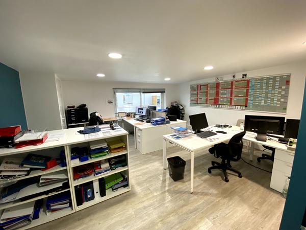 A LOUER Très Beau Local d'activité 350 m2 - Nord de NANTES