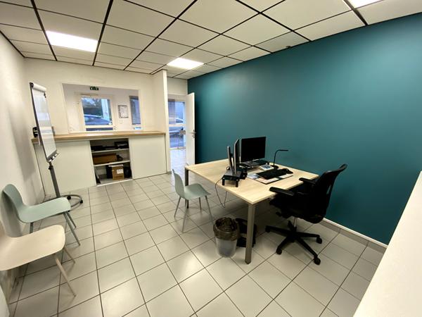 A LOUER Très Beau Local d'activité 350 m2 - Nord de NANTES