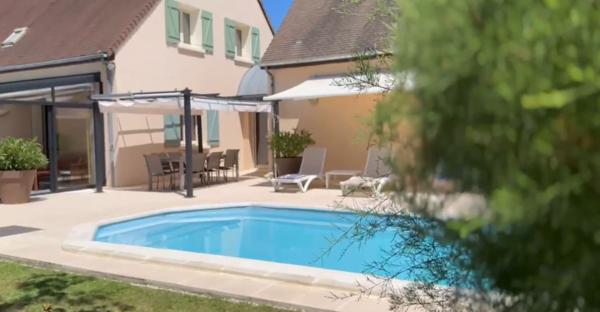 Bienvenue dans cette demeure d'architecte avec piscine, proche Hopital , Alencon Bienvenue dans cette demeure d'architecte avec piscine, proche Hopital , Alencon
