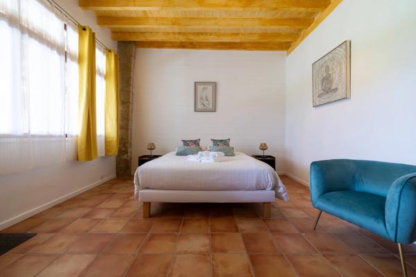 Proprieté de plus de 700m2 habitables sur 1,24 hectare de terrain, piscine et vue exceptionnelle