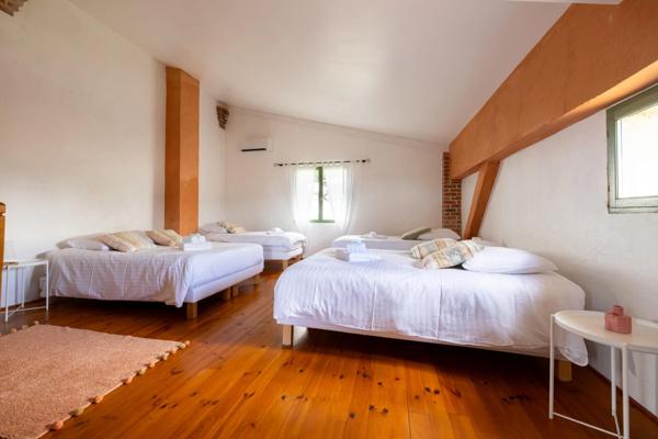 Proprieté de plus de 700m2 habitables sur 1,24 hectare de terrain, piscine et vue exceptionnelle