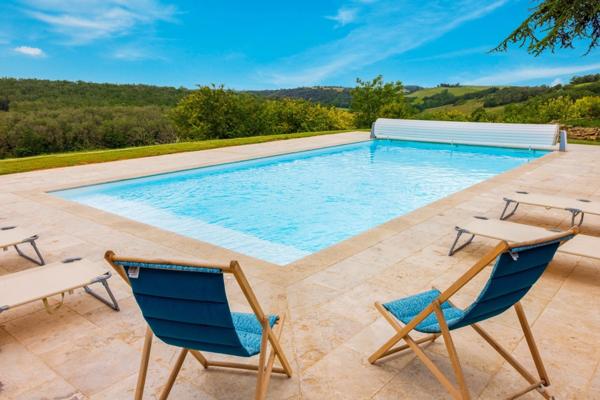 Proprieté de plus de 700m2 habitables sur 1,24 hectare de terrain, piscine et vue exceptionnelle