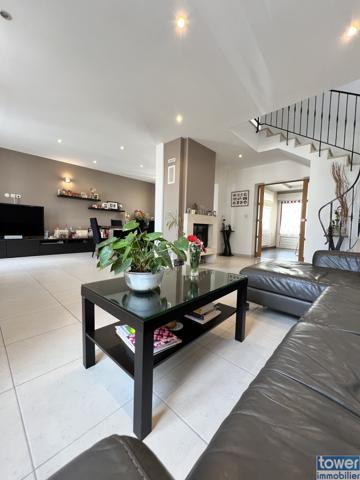 Maison
                                                                                                                                                                                                                                                                                                                        5 pièce(s)                                                                                                                                                                                                          3 chambre(s)                                                                                                                                                                                                          109  m²