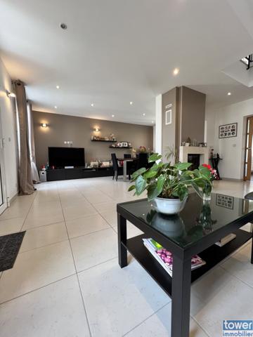 Maison
                                                                                                                                                                                                                                                                                                                        5 pièce(s)                                                                                                                                                                                                          3 chambre(s)                                                                                                                                                                                                          109  m²