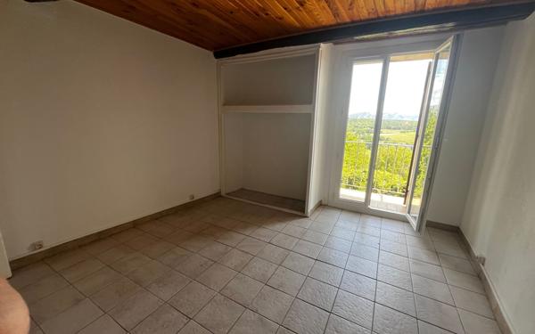 Appartement à louer    1 pièce •  Puimoisson