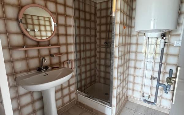 Appartement à louer    1 pièce •  Puimoisson