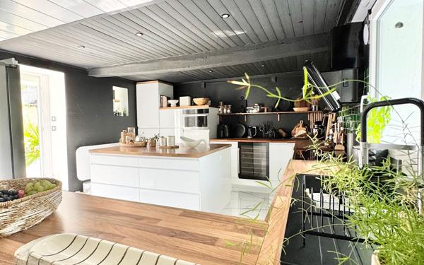 Maison à vendre    7 pièces •  Champseru