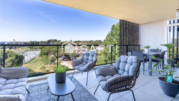 Vue dégagée jusqu'à la mer, toit-terrasse spectaculaire de 97 M2