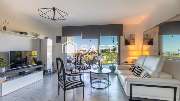 Vue dégagée jusqu'à la mer, toit-terrasse spectaculaire de 97 M2