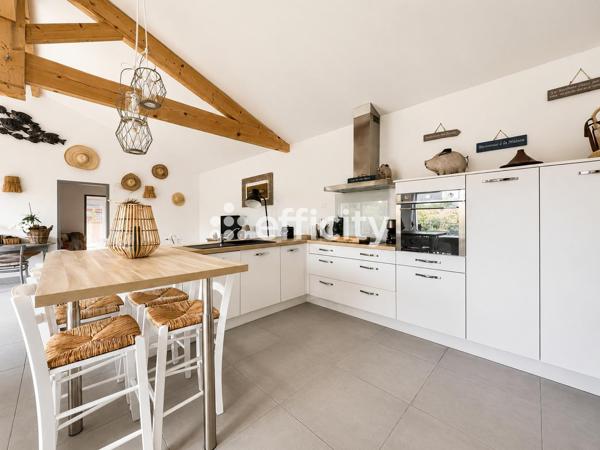 Maison
         4 pièces
        - 112 m² Bien prestige