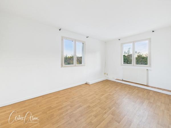 Maison à vendre 3 pièces avec extérieur et garage