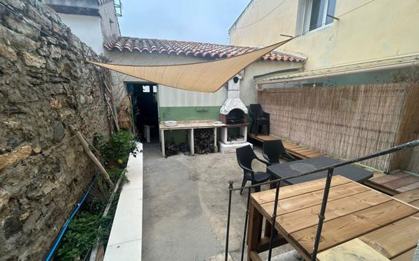 Immeuble à vendre    6 pièces •  Port-la-Nouvelle