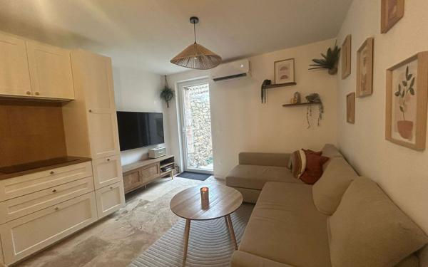 Immeuble à vendre    6 pièces •  Port-la-Nouvelle