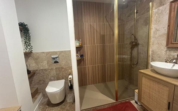 Immeuble à vendre    6 pièces •  Port-la-Nouvelle