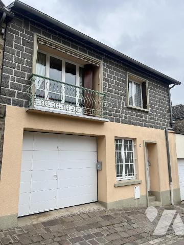 LA FERTE MACE, maison de centre-ville, 3ch, jardin et grand garage