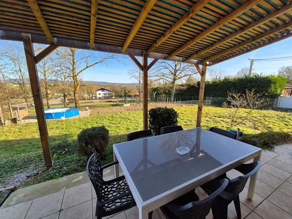 Maison Plain Pied  à vendre à Saint Etienne du Bois - 4 pièces, 3 chambres