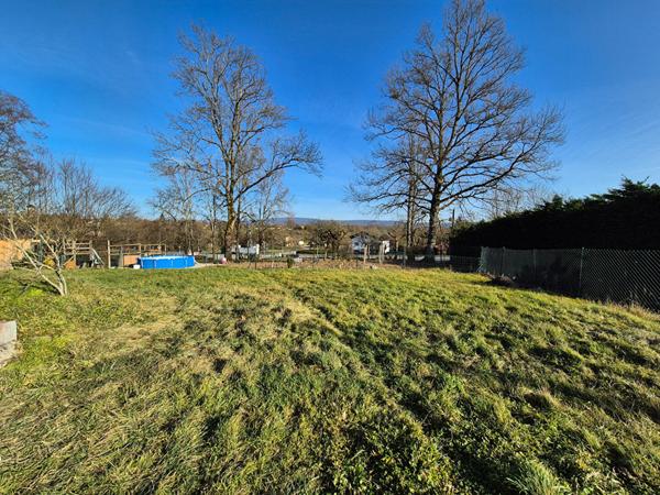 Maison Plain Pied  à vendre à Saint Etienne du Bois - 4 pièces, 3 chambres