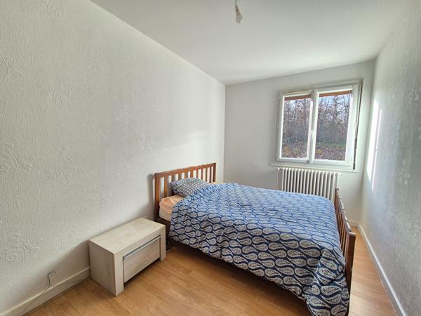 Maison Plain Pied  à vendre à Saint Etienne du Bois - 4 pièces, 3 chambres