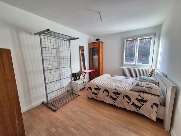 Maison Plain Pied  à vendre à Saint Etienne du Bois - 4 pièces, 3 chambres