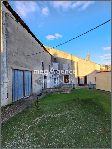 Maison à ARCHIAC, 17520 - 4 pièces 140m²