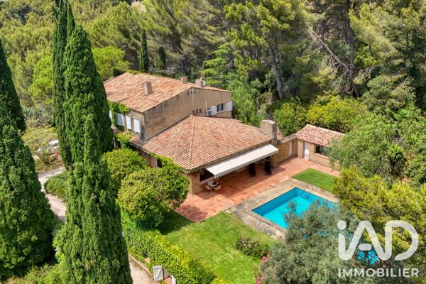 Maison à vendre 12 pièces 383 m² Sanary-sur-Mer