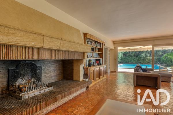 Maison à vendre 12 pièces 383 m² Sanary-sur-Mer