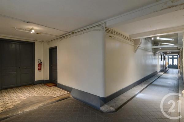 Appartement Atelier D'Artiste à vendre  5 pièces - 174,68 m 2   PARIS  - 75002