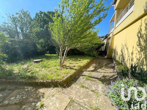 Maison 6 pièces de 120 m² à Uzès (30700)
