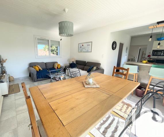 Maison 6 pièces de 120 m² à Uzès (30700)