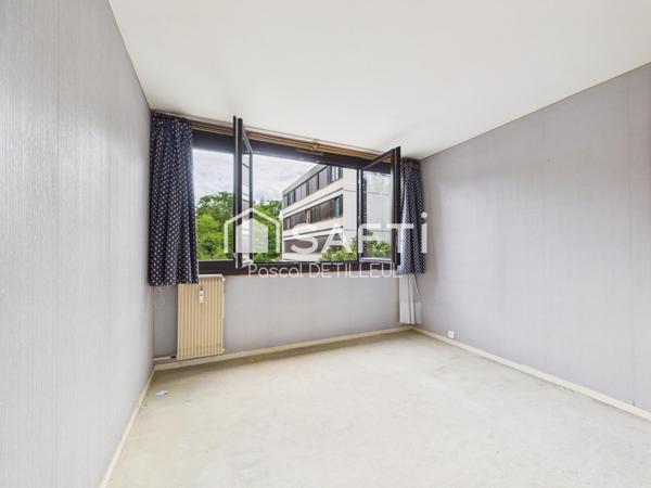 GARCHES- Buzenval  appartement 5 pièces 97m2