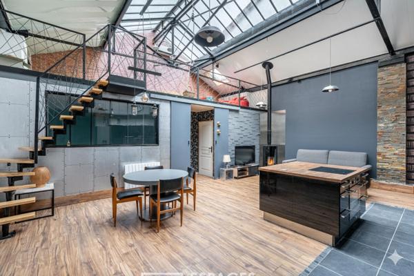 Loft à Villefranche-sur-Saône – Volumes remarquables & esprit industriel