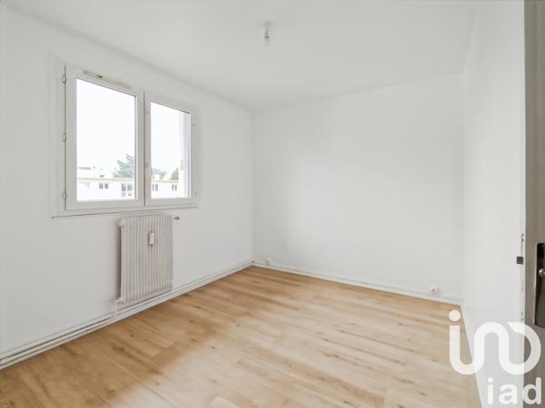 Location appartement 4 pièces 72 m² Sainte-Geneviève-des-Bois