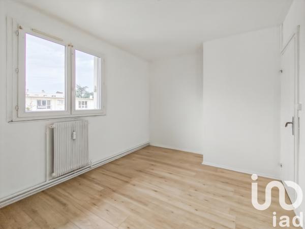 Location appartement 4 pièces 72 m² Sainte-Geneviève-des-Bois