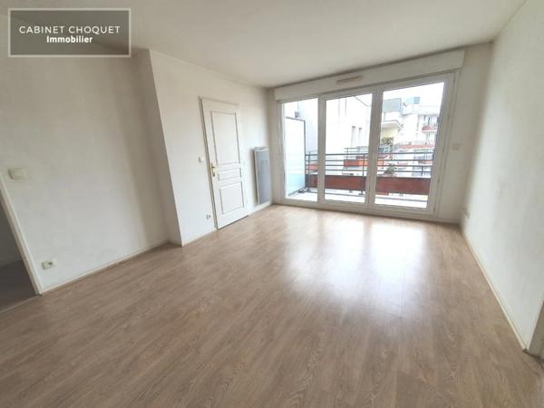 F2 EN RESIDENCE AVEC BALCON, GARAGE ET CAVE A LOUER - LA MADELEINE ROMARIN - 46 m 2 - 828 € charges comprises par mois